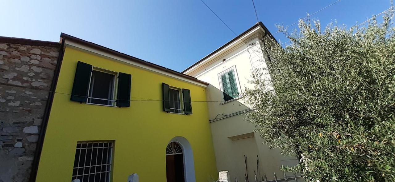 La Casa Gialla Del Ristoro Agricolo Vecchiano Villa Exterior foto